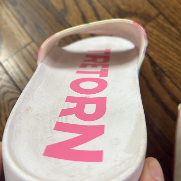 Euc! Tretorn Tie-dye Slides size 8 - Picture 3 of 6